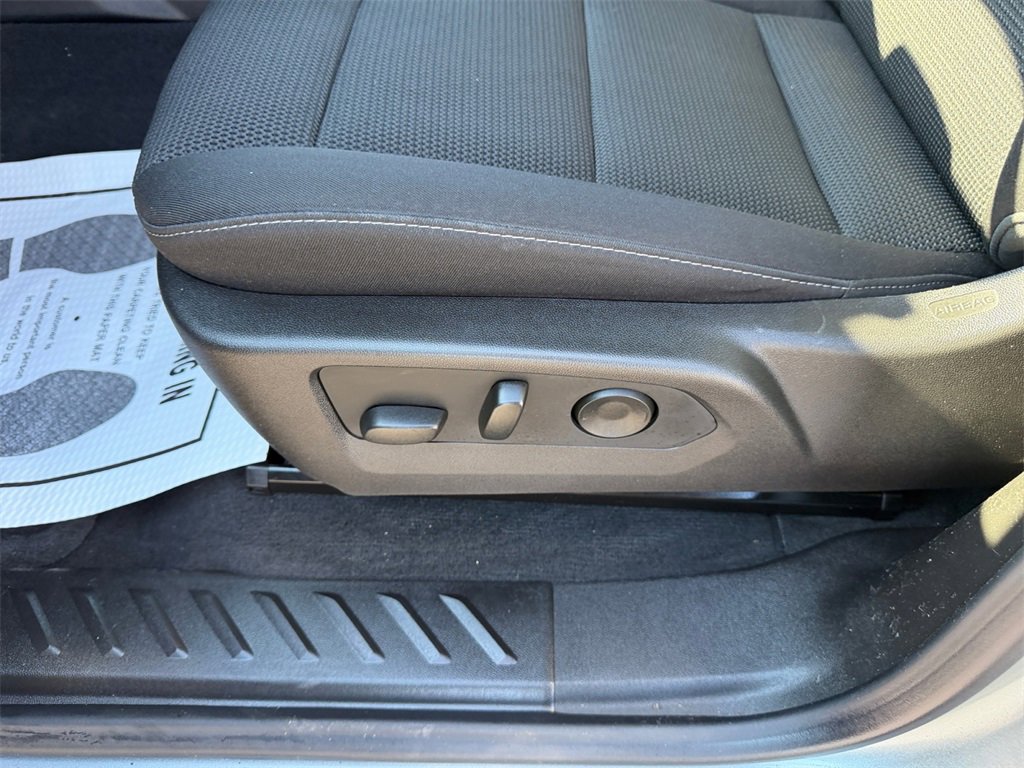 Used 2024 Chevrolet Colorado LT w/ LT Convenience Package II image 13