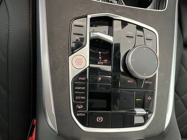 Used 2025 BMW X7 xDrive40i w/ Premium Package image 18
