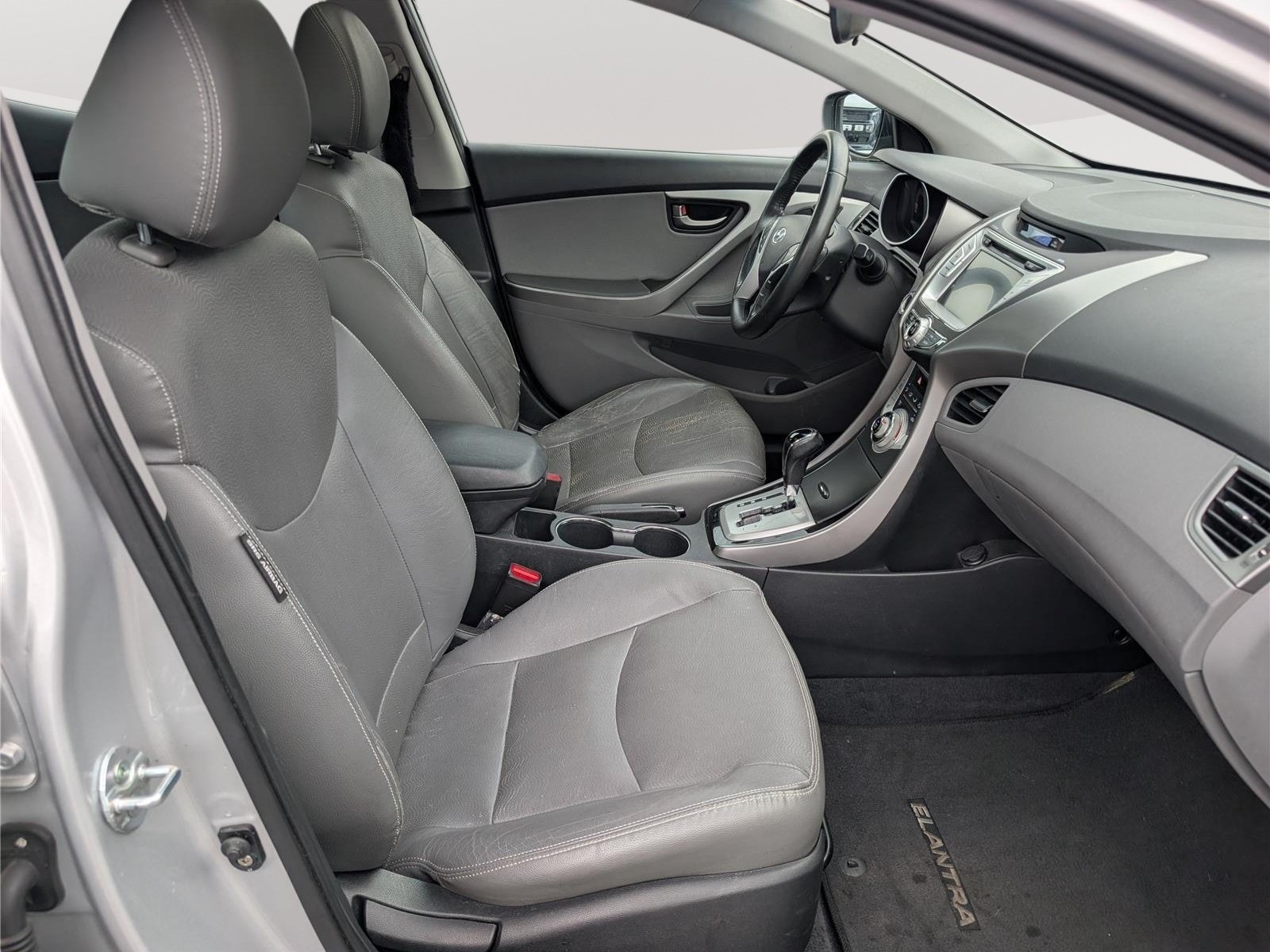 Used 2012 Hyundai Elantra Limited w/ Technology Pkg 5 FWD image 9