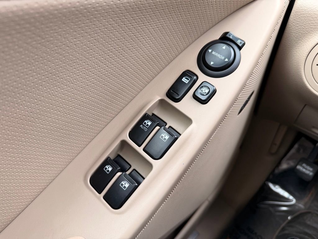 Used 2012 Hyundai Veracruz Limited w/ Entertainment Pkg image 20