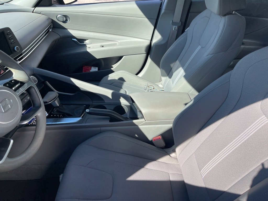 Used 2024 Hyundai Elantra SE FWD image 10