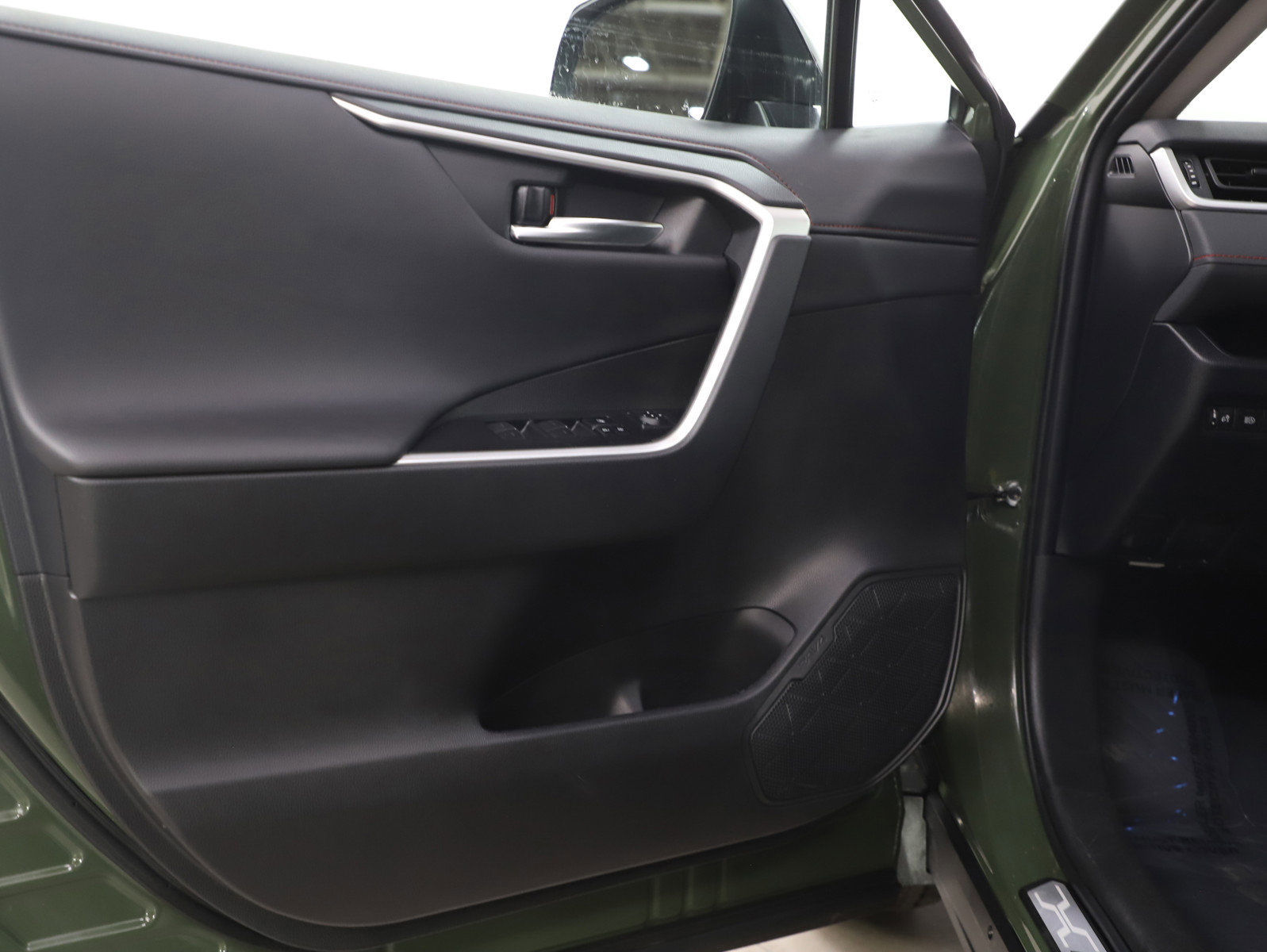 Used 2024 Toyota RAV4 TRD Off-Road image 19