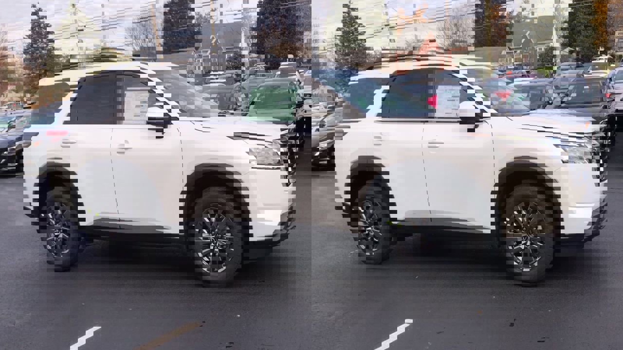 New 2025 Nissan Pathfinder SV image 2