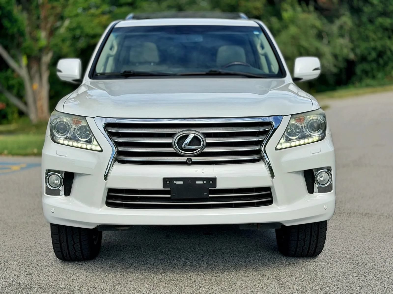 Used 2013 Lexus LX 570 4WD w/ Luxury Pkg image 17