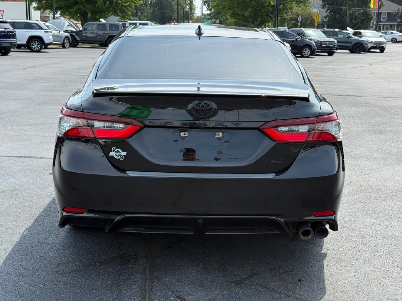 Used 2022 Toyota Camry SE w/ Convenience Package FWD image 7