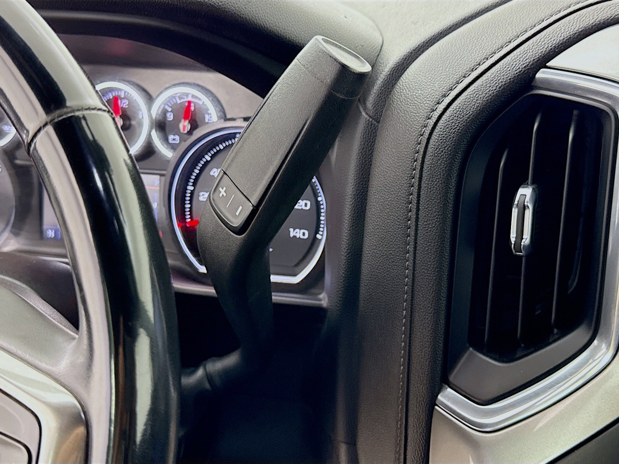 Used 2023 Chevrolet Silverado 2500 LT w/ Convenience Package image 17