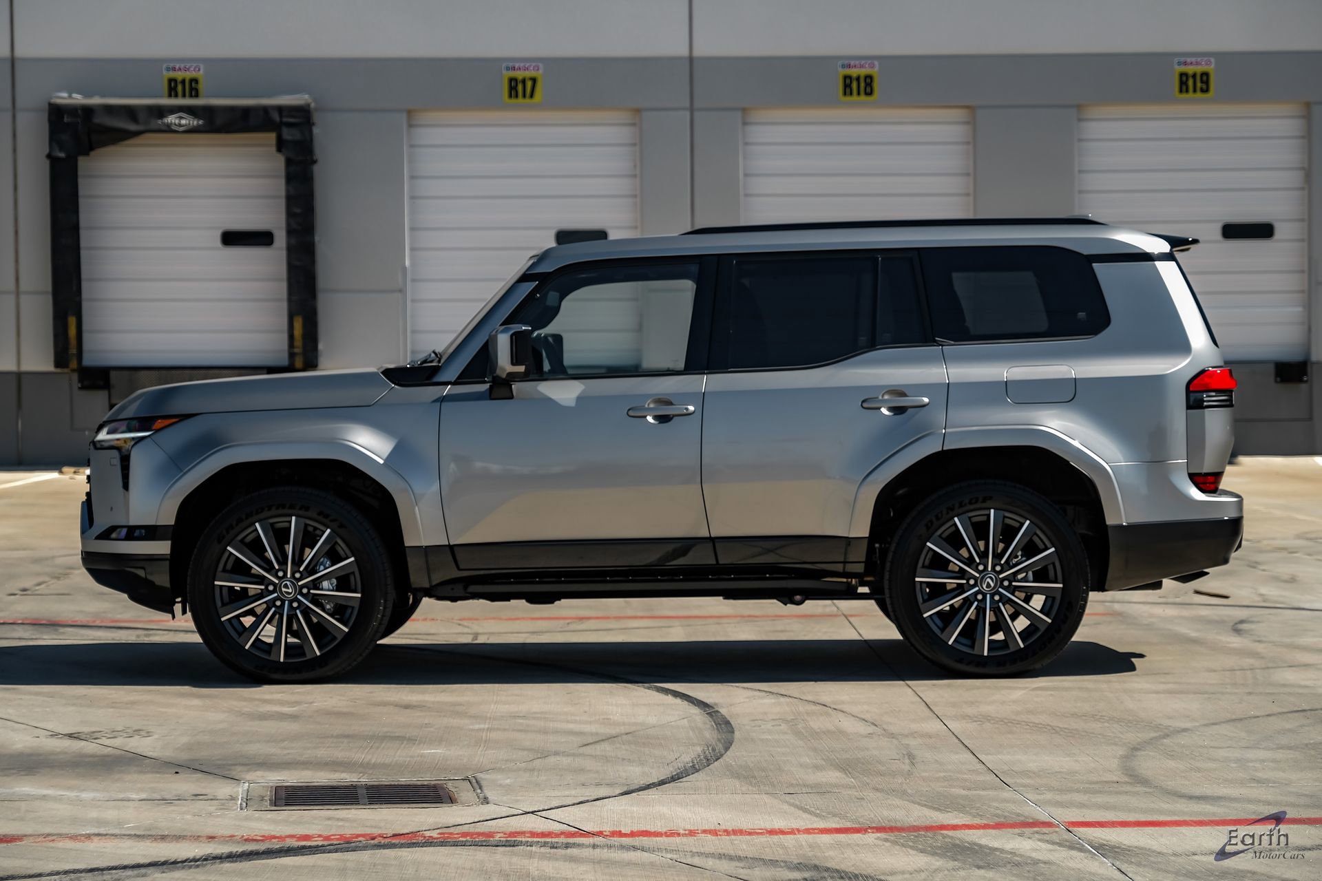 Used 2025 Lexus GX 550 550 Luxury+ HUD Traffic LIFTED w/ Accessory Package (2T) image 7