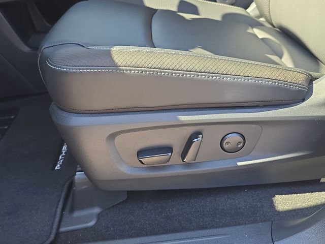 New 2026 Nissan Pathfinder SL w/ SL Premium Package image 22