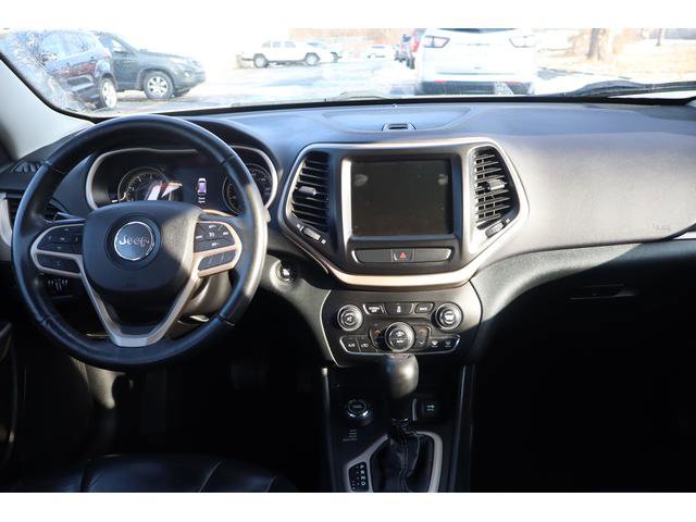 Used 2017 Jeep Cherokee Limited image 8