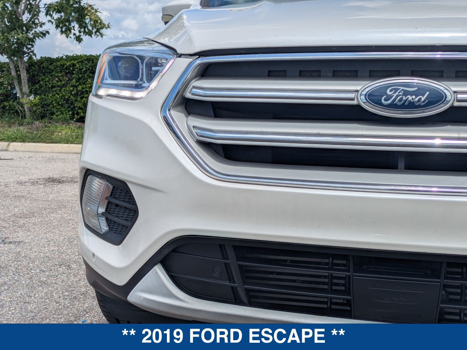 Used 2019 Ford Escape Titanium AWD/4WD image 10