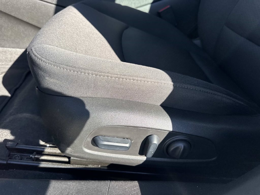 Used 2024 Chevrolet Malibu LT FWD image 21