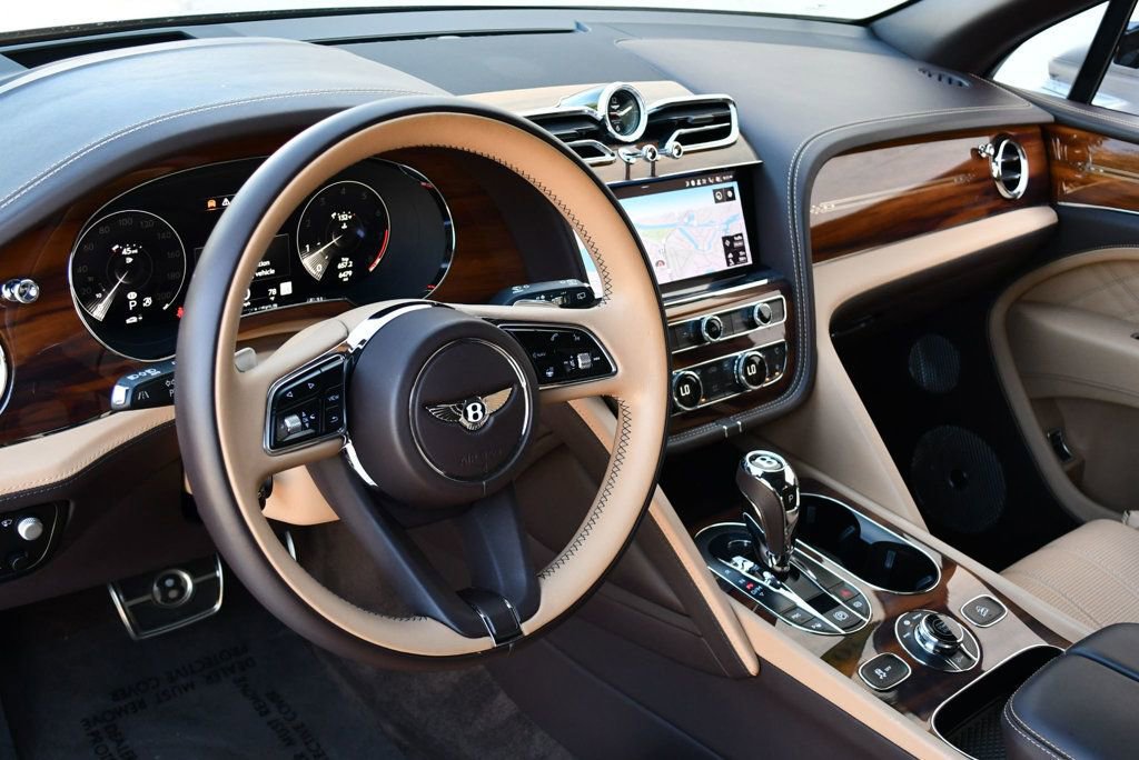 Used 2023 Bentley Bentayga Extended Wheelbase AWD/4WD image 15