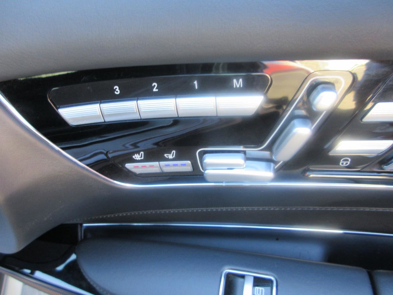 Used 2013 Mercedes-Benz CL 550 4MATIC image 22