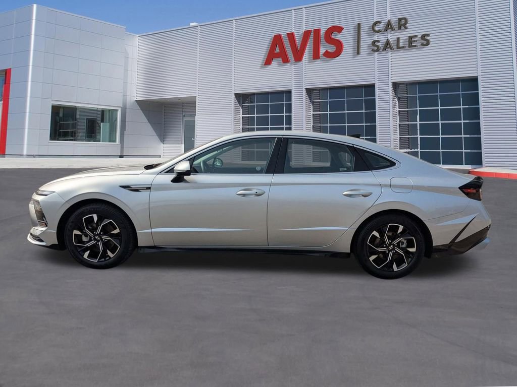 Used 2025 Hyundai Sonata SEL FWD image 2