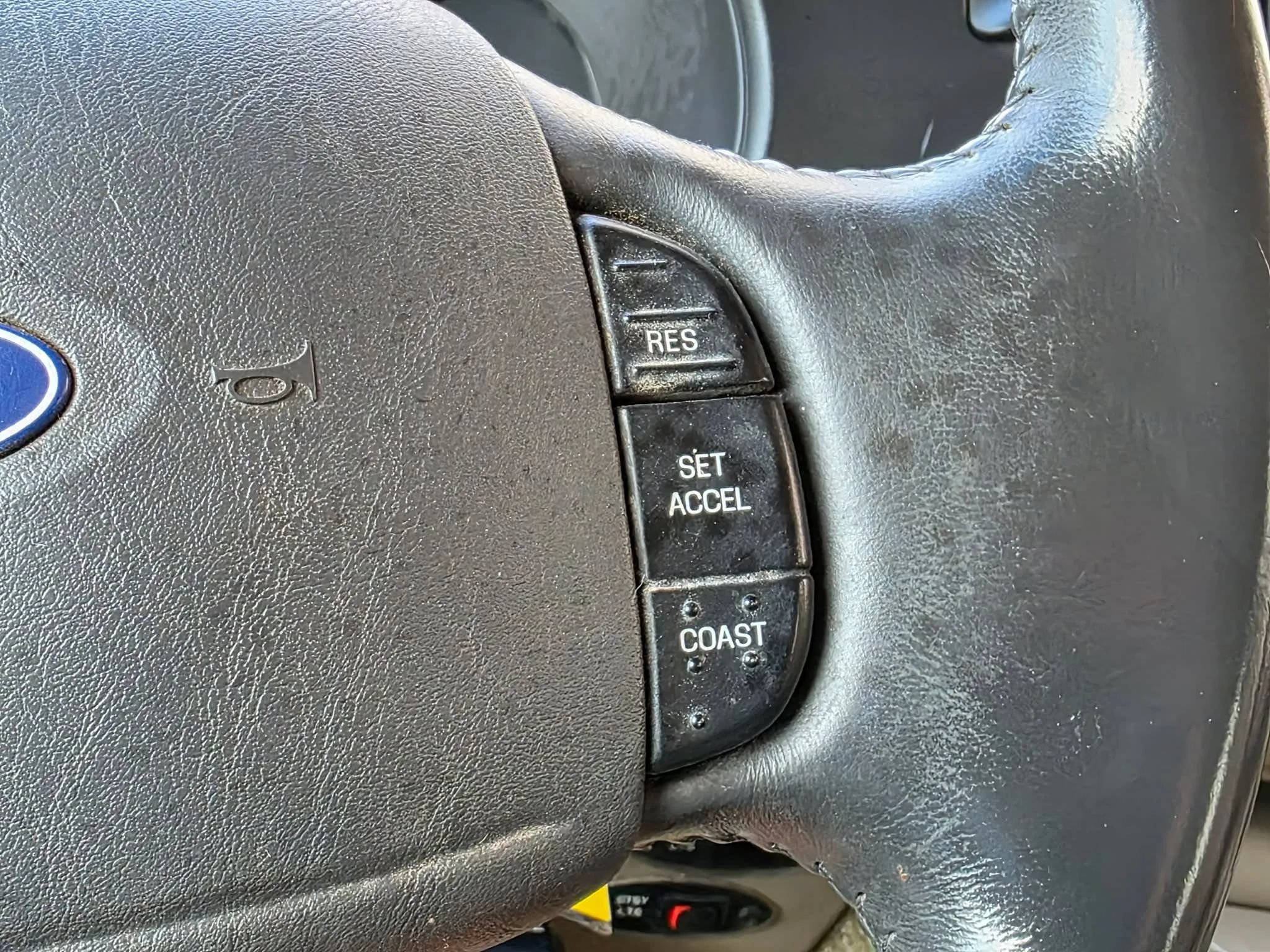Used 2003 Ford E-150 and Econoline 150 RWD image 15
