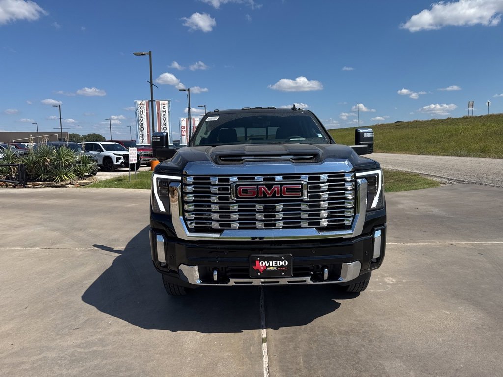New 2026 GMC Sierra 3500 Denali w/ Denali Reserve Package image 3