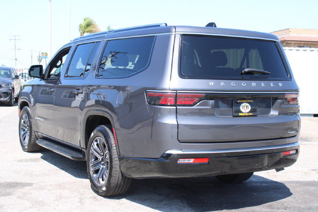 Used 2024 Jeep Wagoneer L Series II AWD/4WD image 3