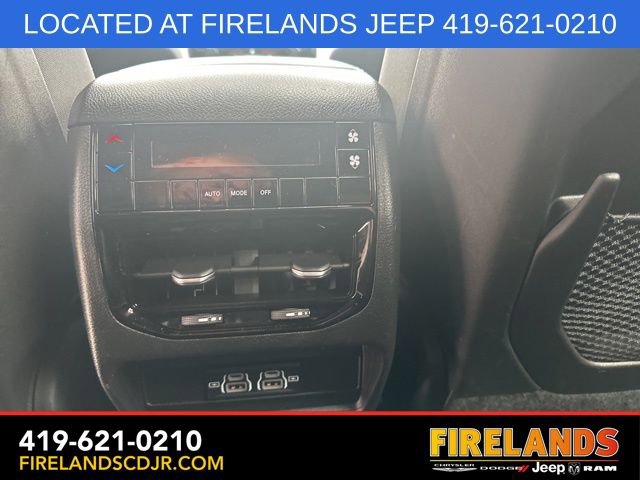 Used 2024 Jeep Grand Cherokee L Laredo image 8