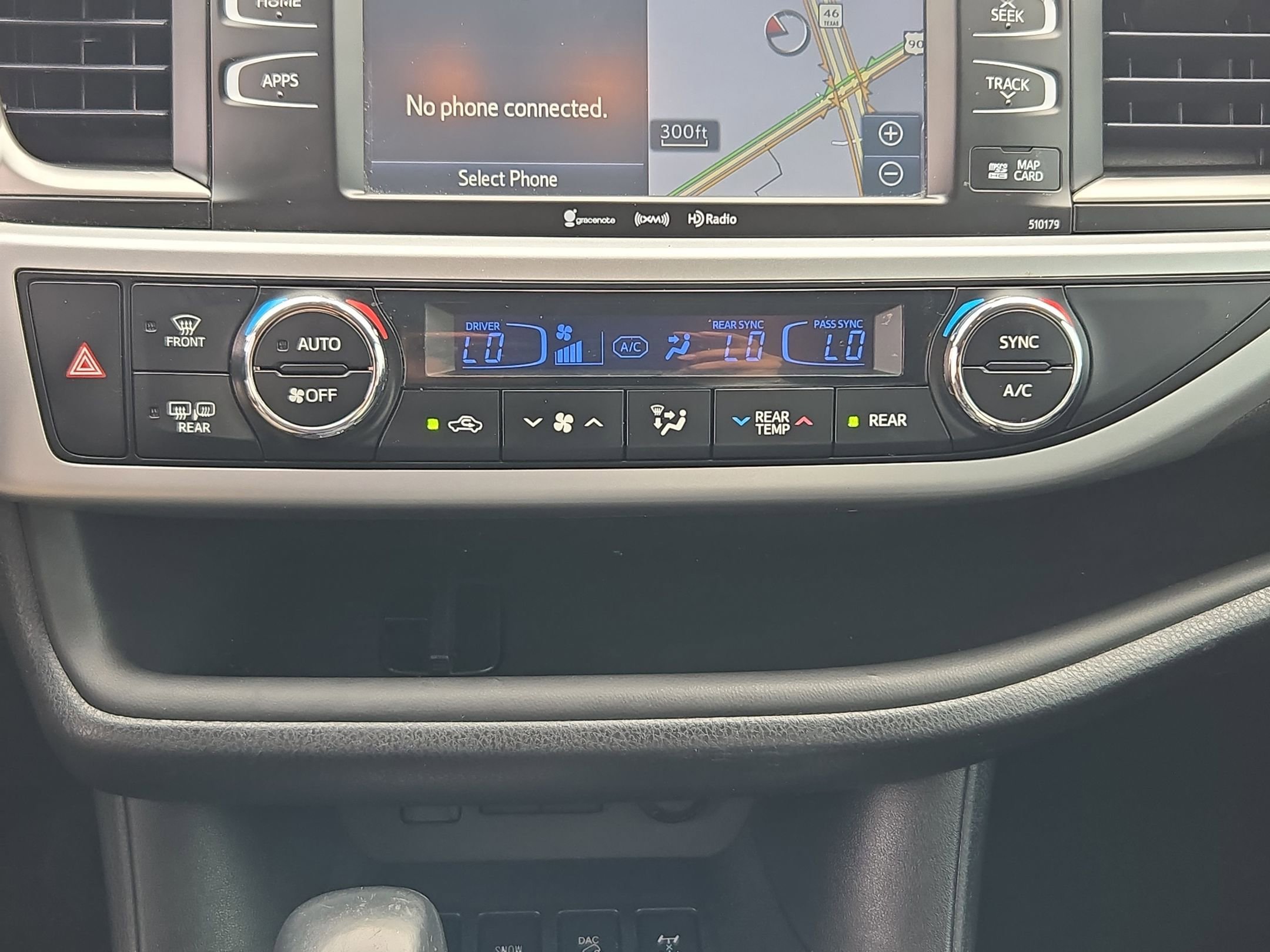 Used 2018 Toyota Highlander SE image 18