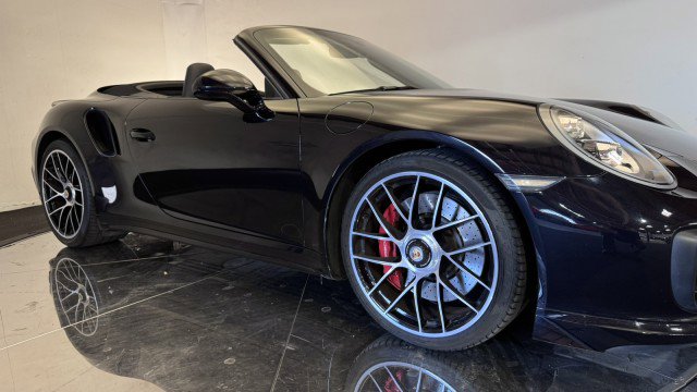 Used 2019 Porsche 911 Turbo image 22