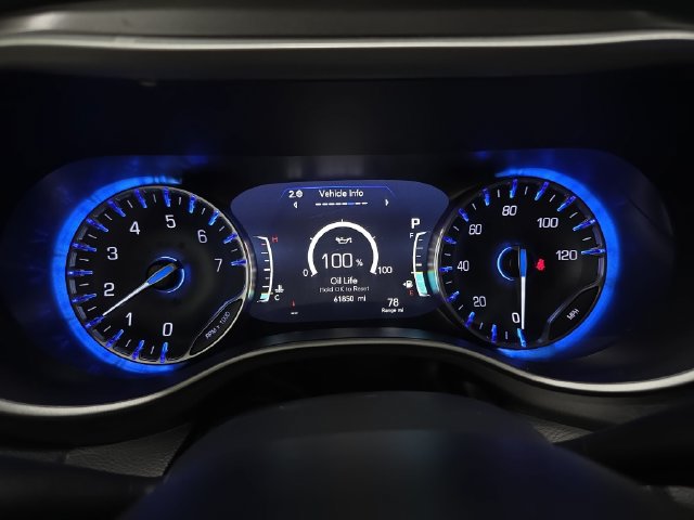 Used 2024 Chrysler Pacifica Touring-L FWD image 19