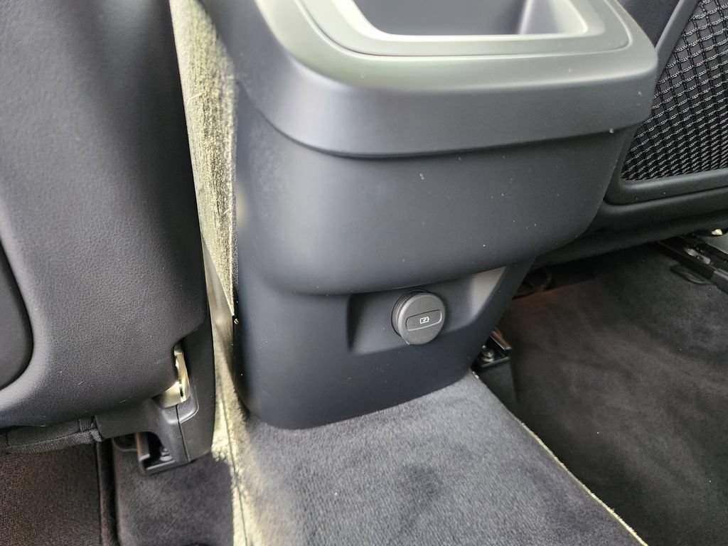 Certified 2025 Volvo XC60 B5 Plus AWD/4WD image 13