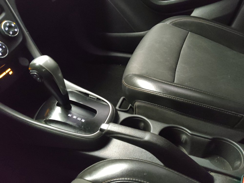 Used 2020 Chevrolet Trax LT w/ LT Convenience Package image 26