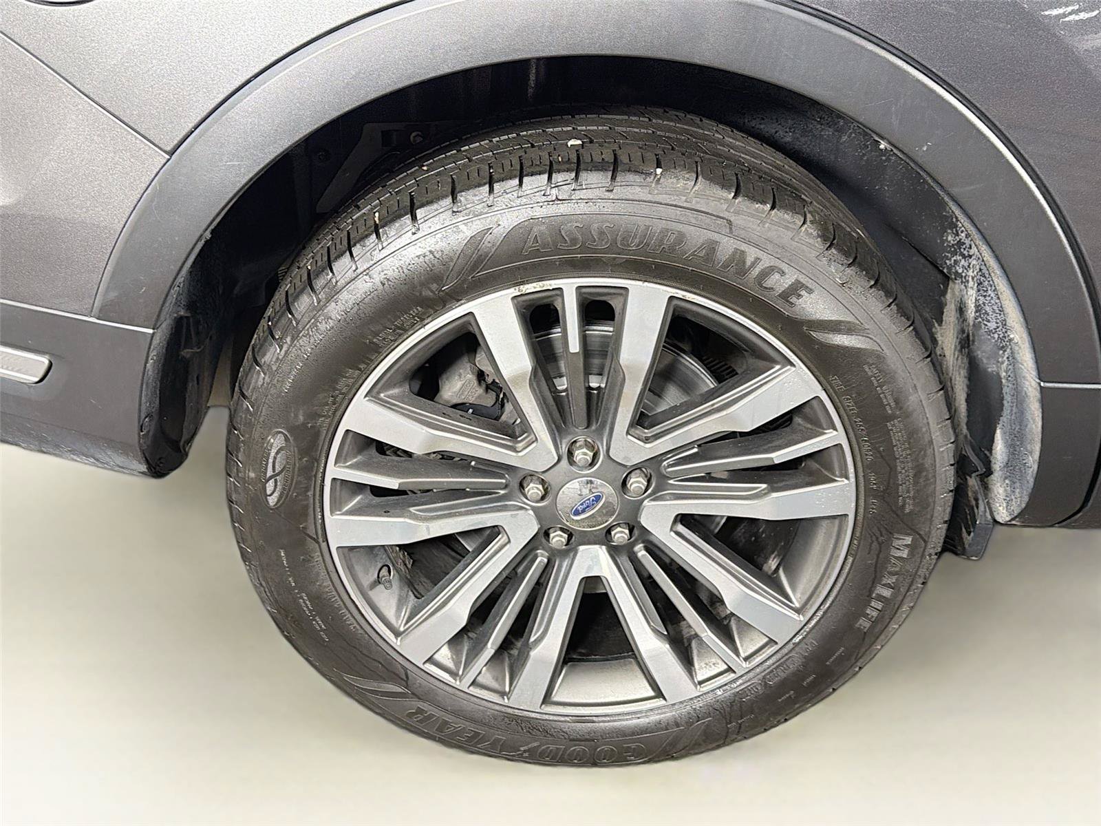Used 2018 Ford Explorer Platinum AWD/4WD image 35