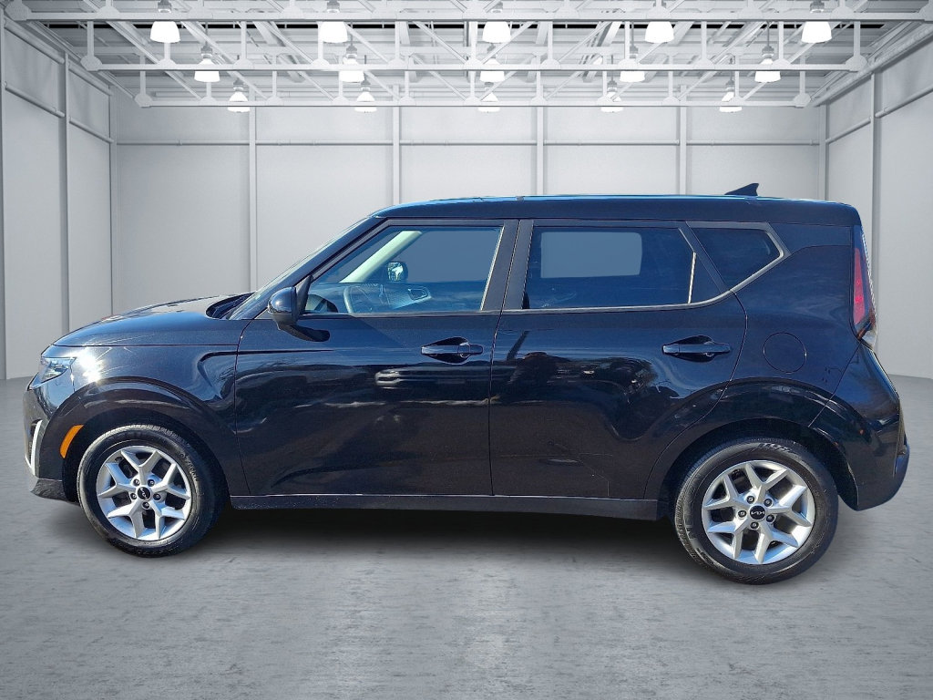 Used 2023 Kia Soul LX w/ Option Group 015 image 2