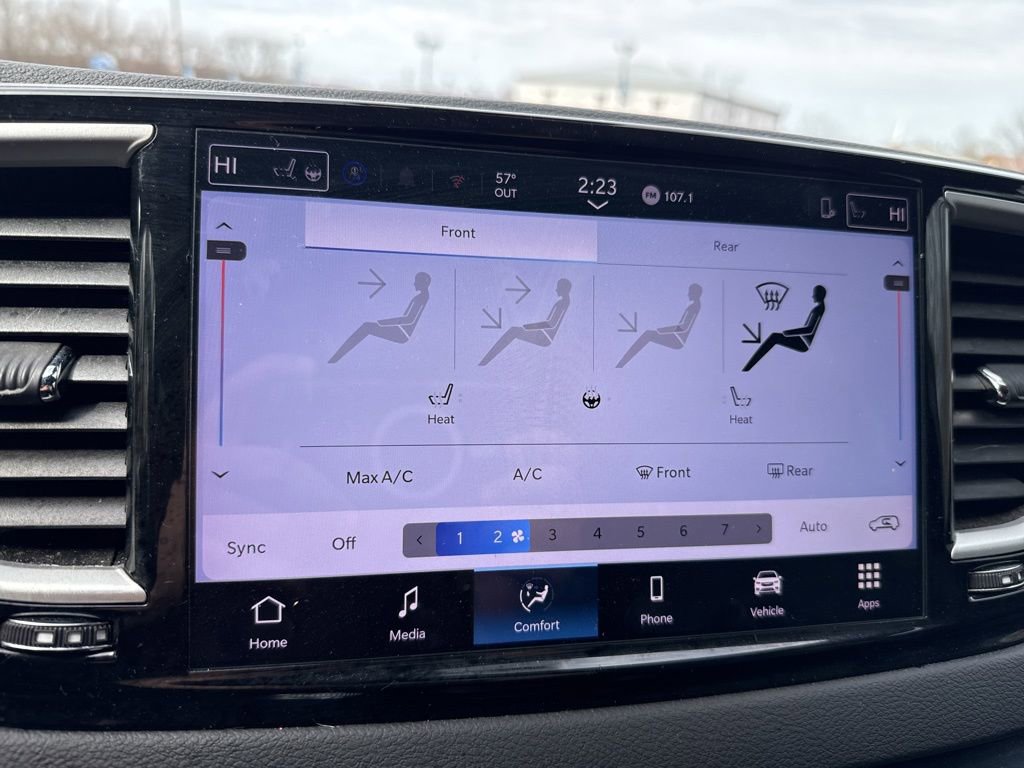 Used 2025 Chrysler Pacifica Select image 26