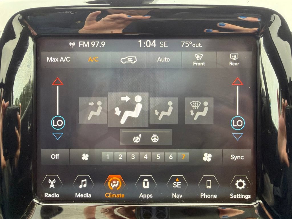 Used 2018 Jeep Compass Limited w/ Navigation Group AWD/4WD image 19