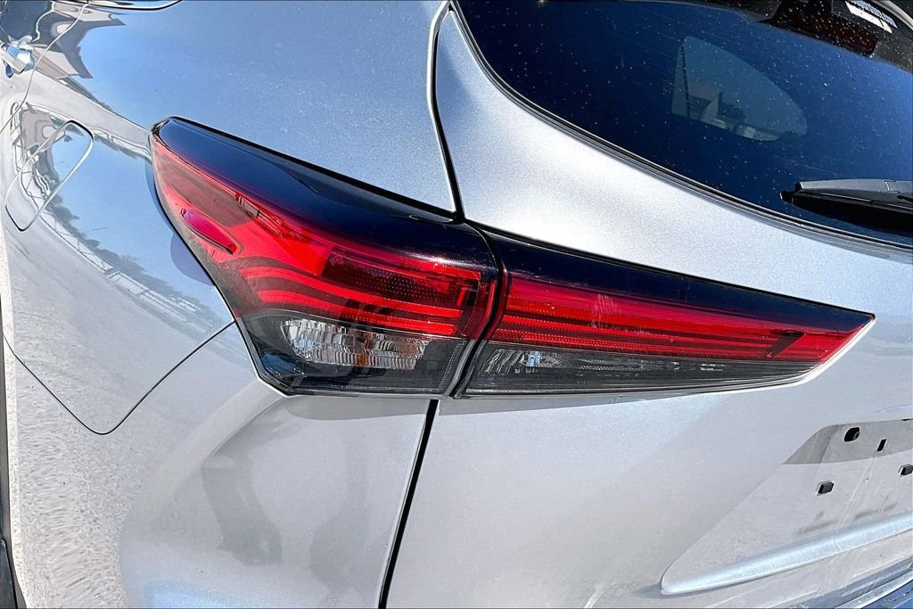 Used 2023 Toyota Highlander Platinum AWD/4WD image 28