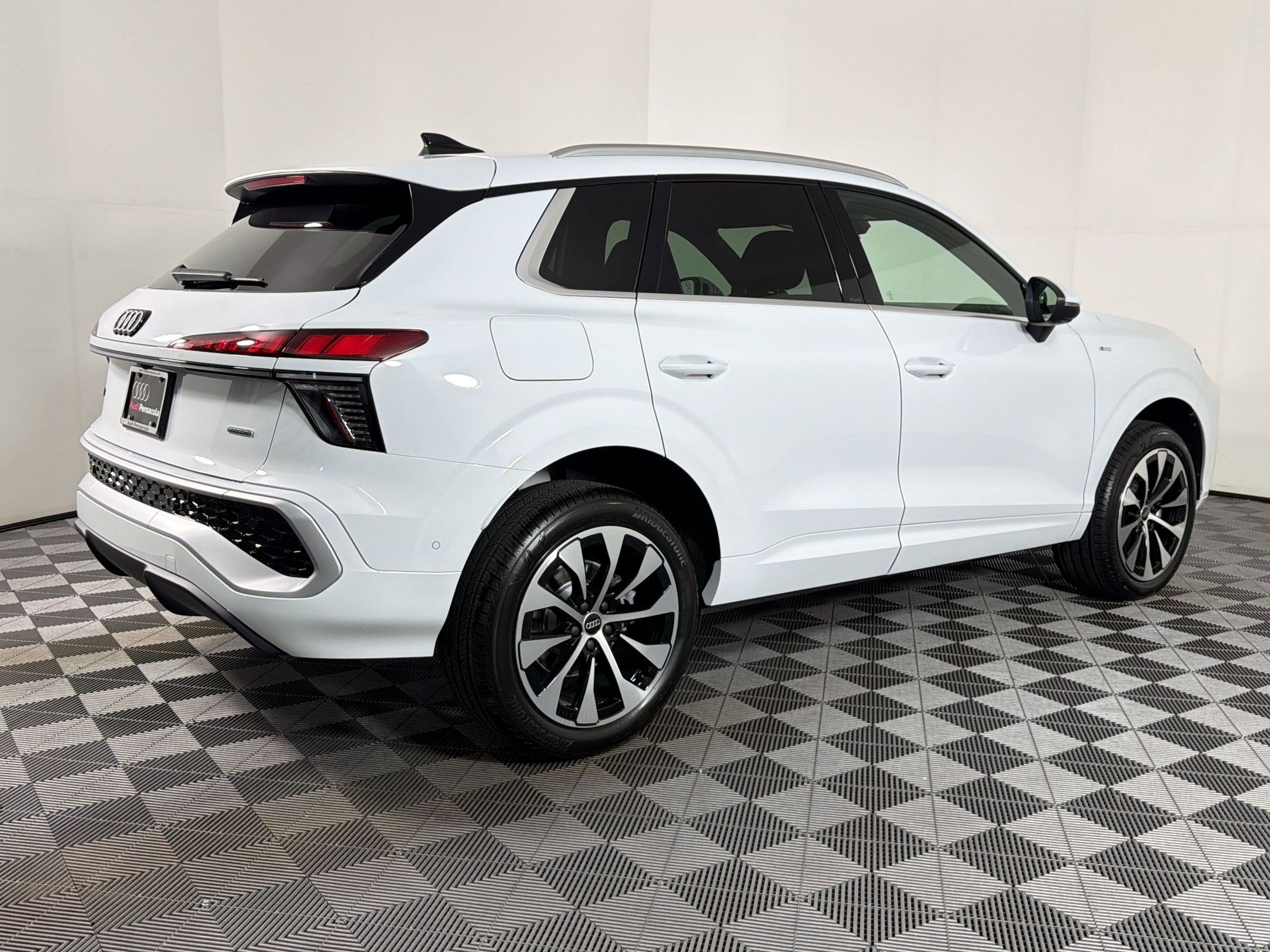 New 2026 Audi Q3 quattro 2.0T AWD/4WD image 7