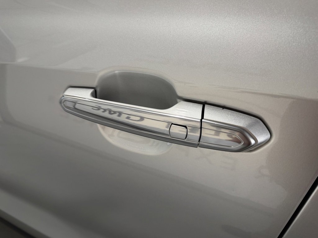 Used 2019 Cadillac XT4 Luxury image 4