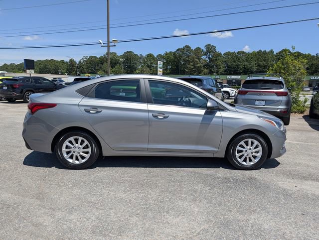 Certified 2022 Hyundai Accent SEL FWD image 3