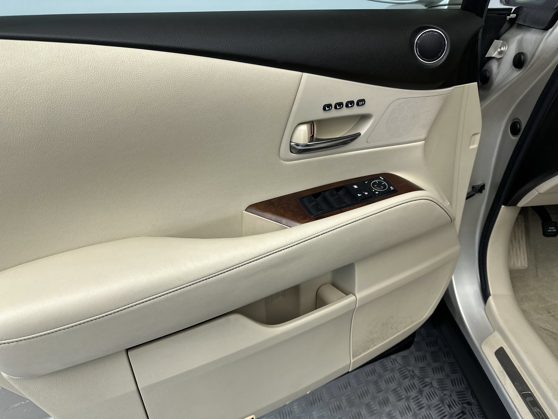 Used 2013 Lexus RX 350 AWD w/ Navigation Pkg image 15