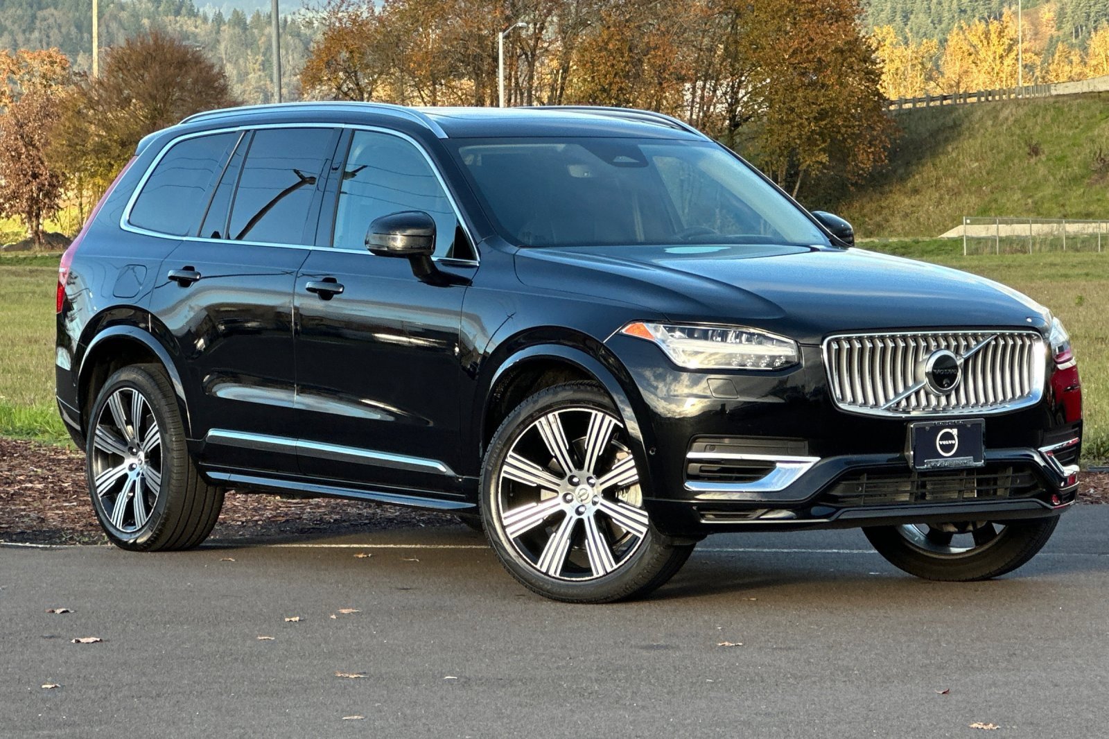 Used 2025 Volvo XC90 T8 Ultra w/ Lounge Package