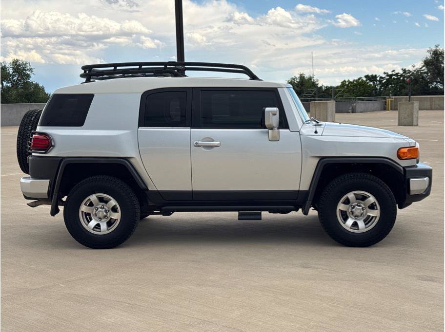 Used 2007 Toyota FJ Cruiser 4WD image 9