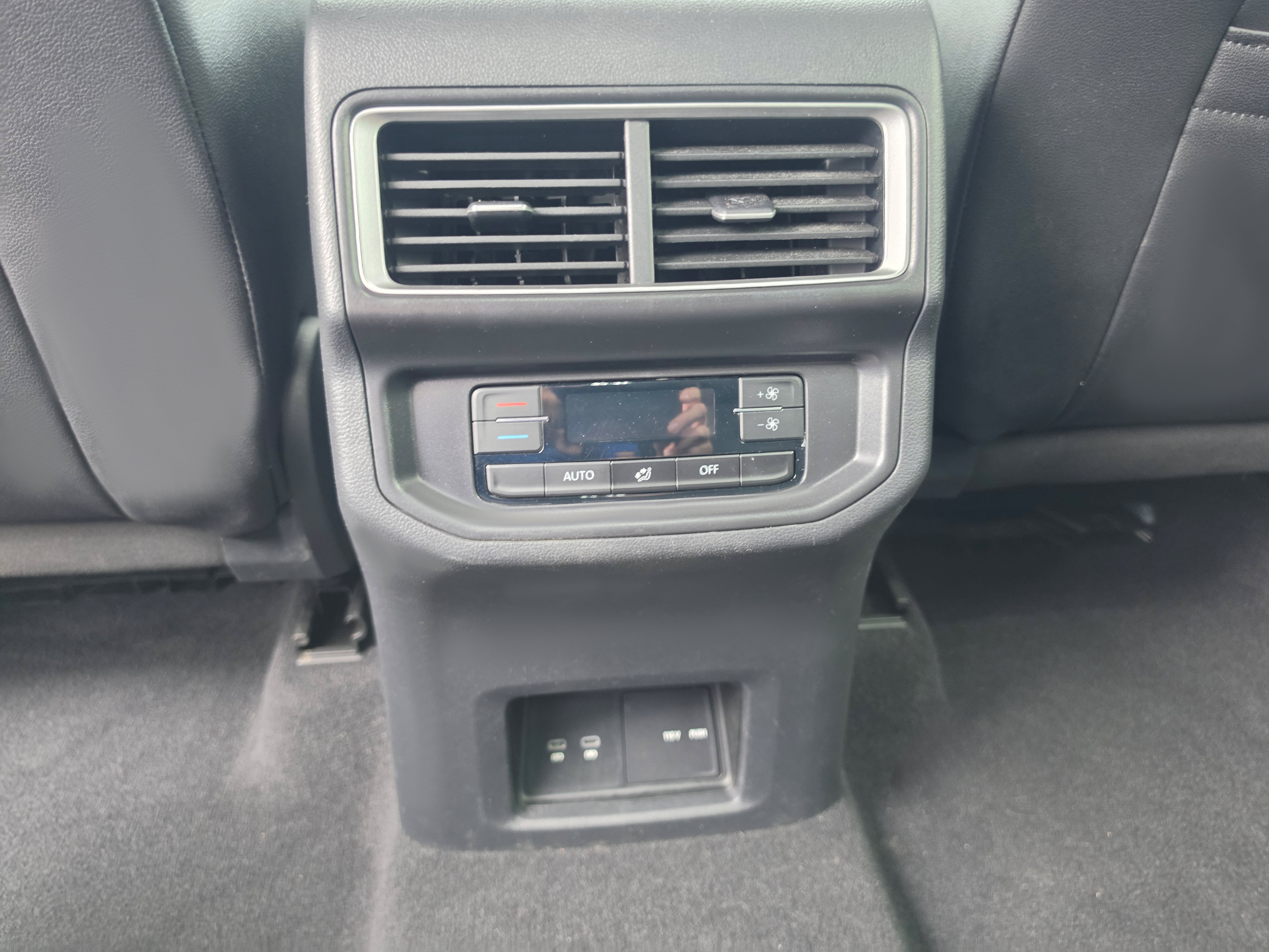 Used 2026 Volkswagen Atlas SE AWD/4WD image 15