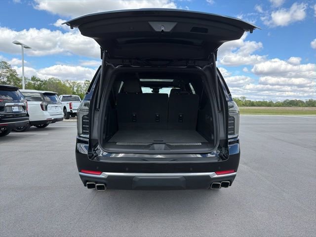 Used 2025 Chevrolet Suburban High Country AWD/4WD image 10
