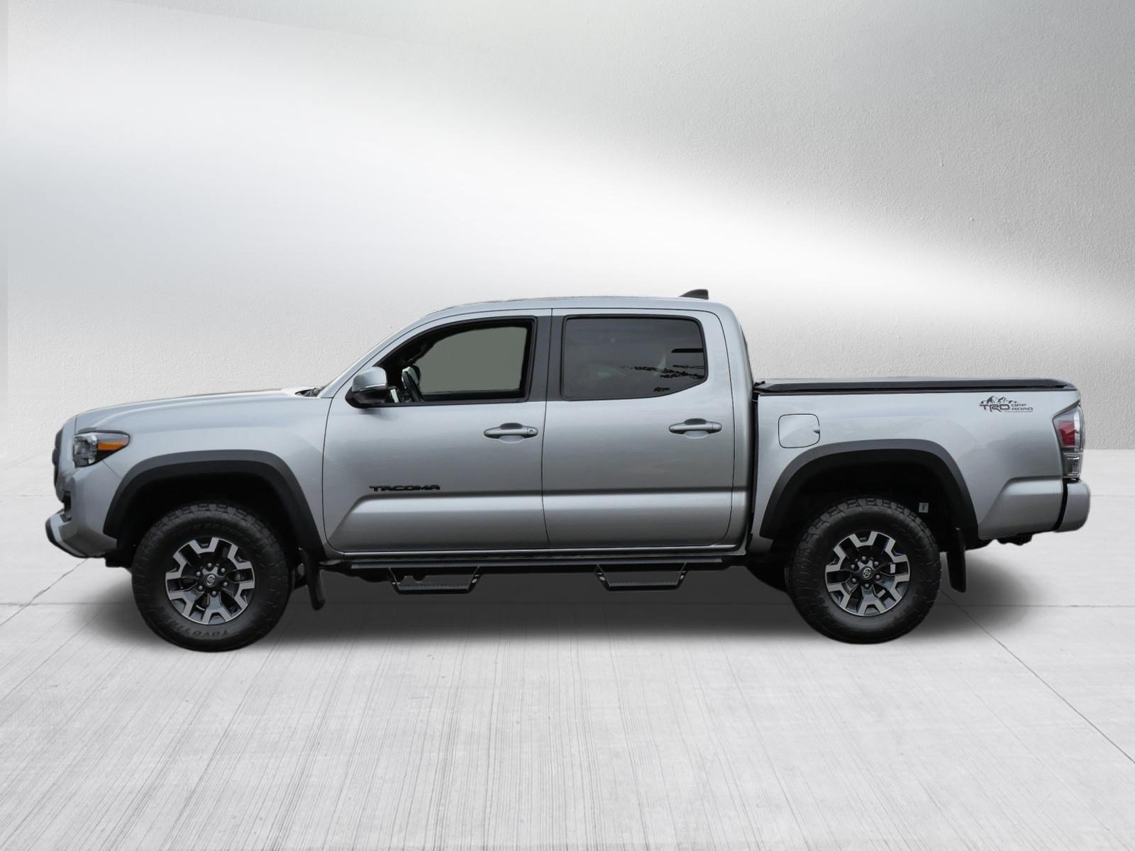 Certified 2022 Toyota Tacoma TRD Off-Road w/ TRD Premium Off Road Package AWD/4WD image 5
