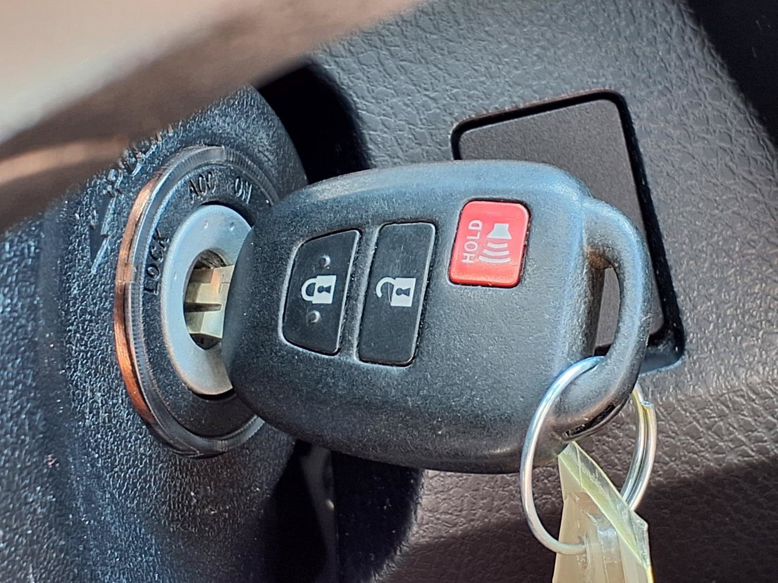 Used 2013 Toyota RAV4 XLE AWD/4WD image 26