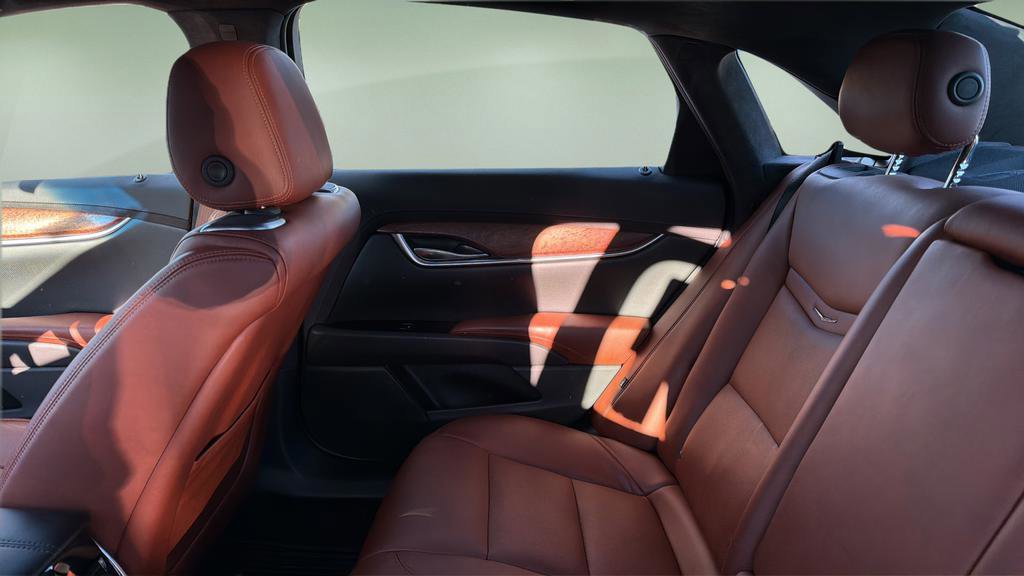 Used 2015 Cadillac XTS Premium image 16