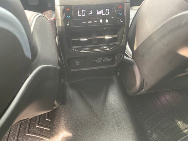 Used 2023 Jeep Grand Cherokee Summit w/ Advanced Protech Group IV AWD/4WD image 22
