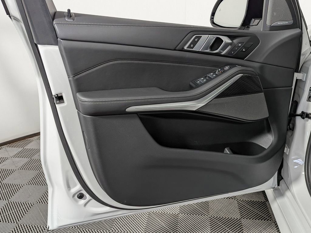 Used 2026 BMW X5 M60i image 15