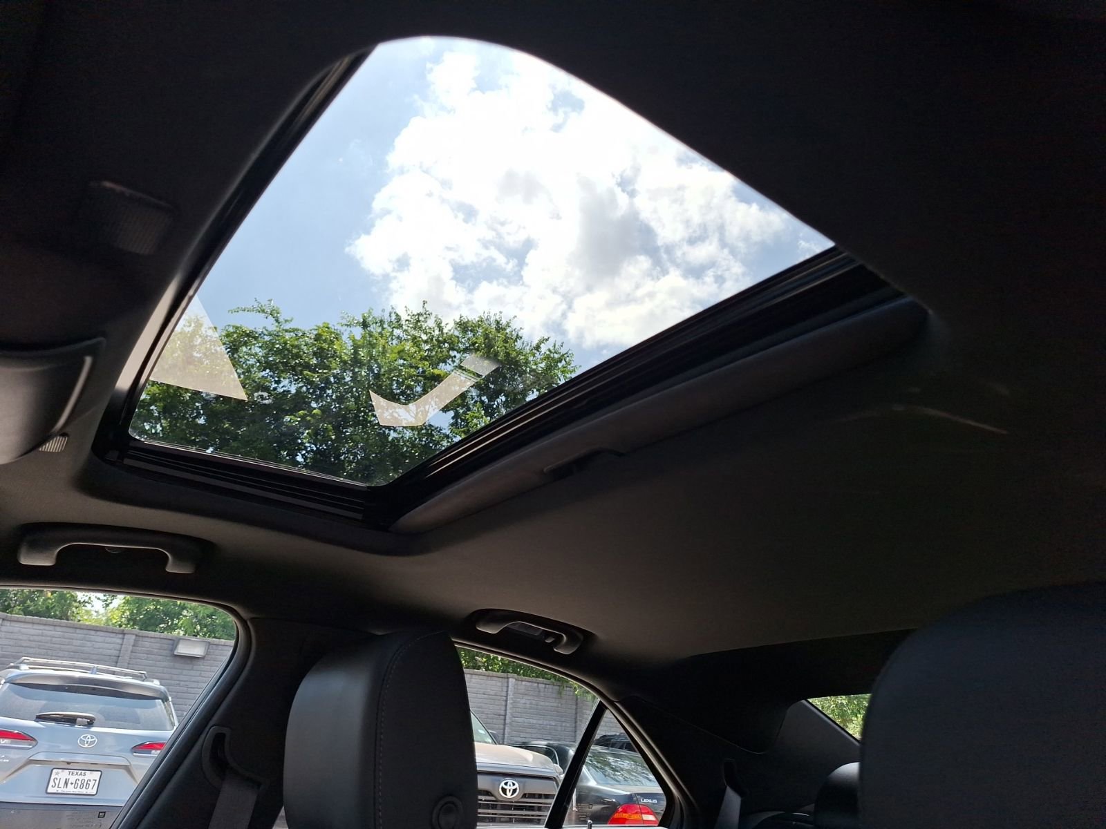 Used 2025 Cadillac CT4 Luxury RWD image 29