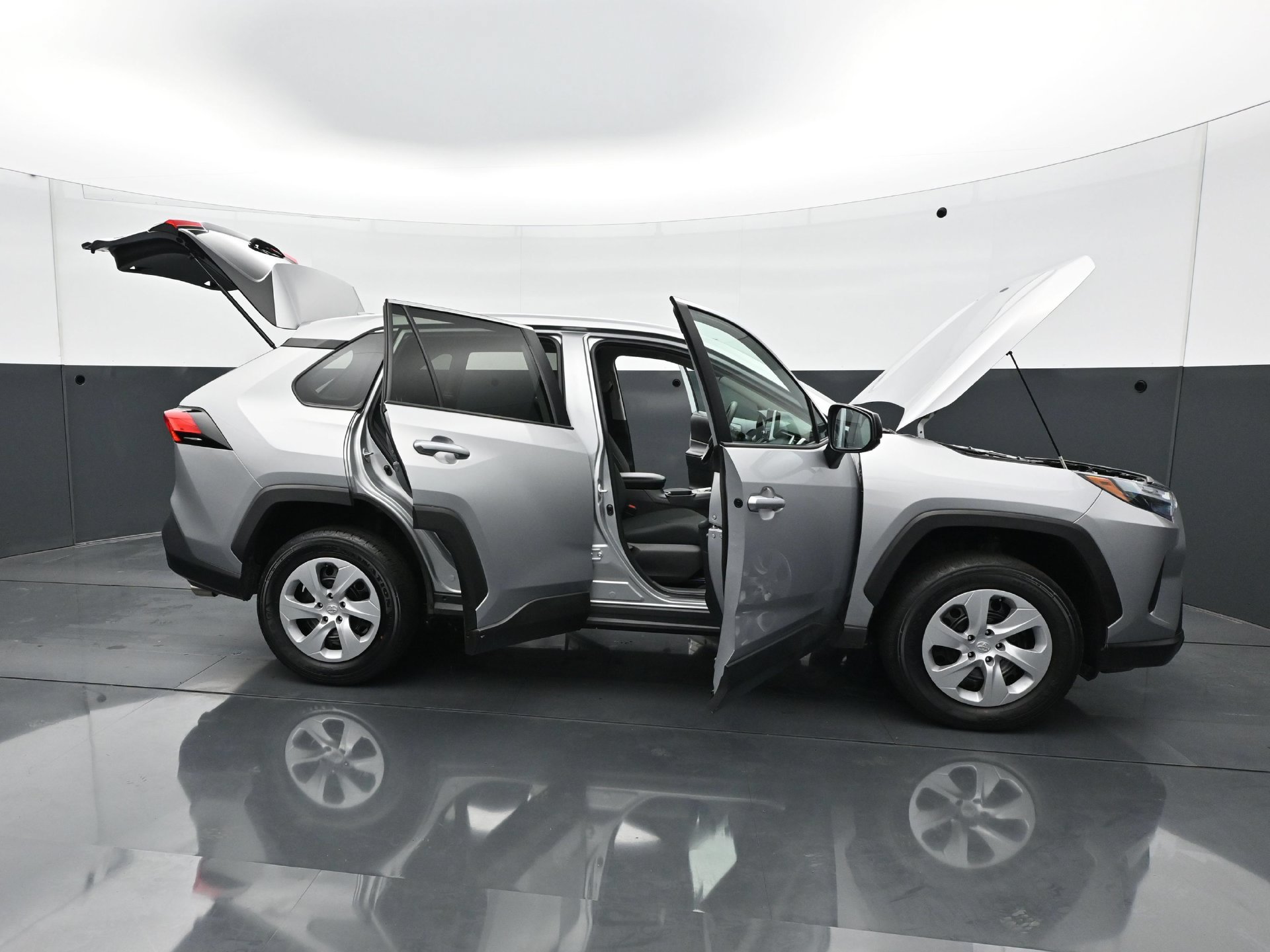 Used 2024 Toyota RAV4 LE AWD/4WD image 35