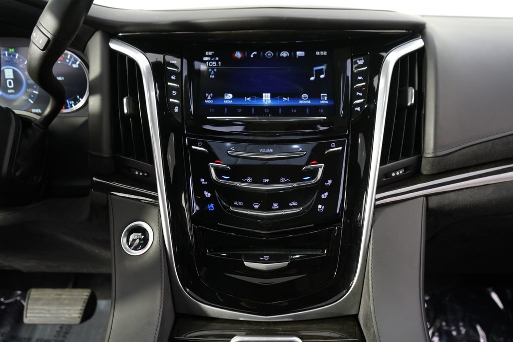 Used 2020 Cadillac Escalade Platinum AWD/4WD image 27