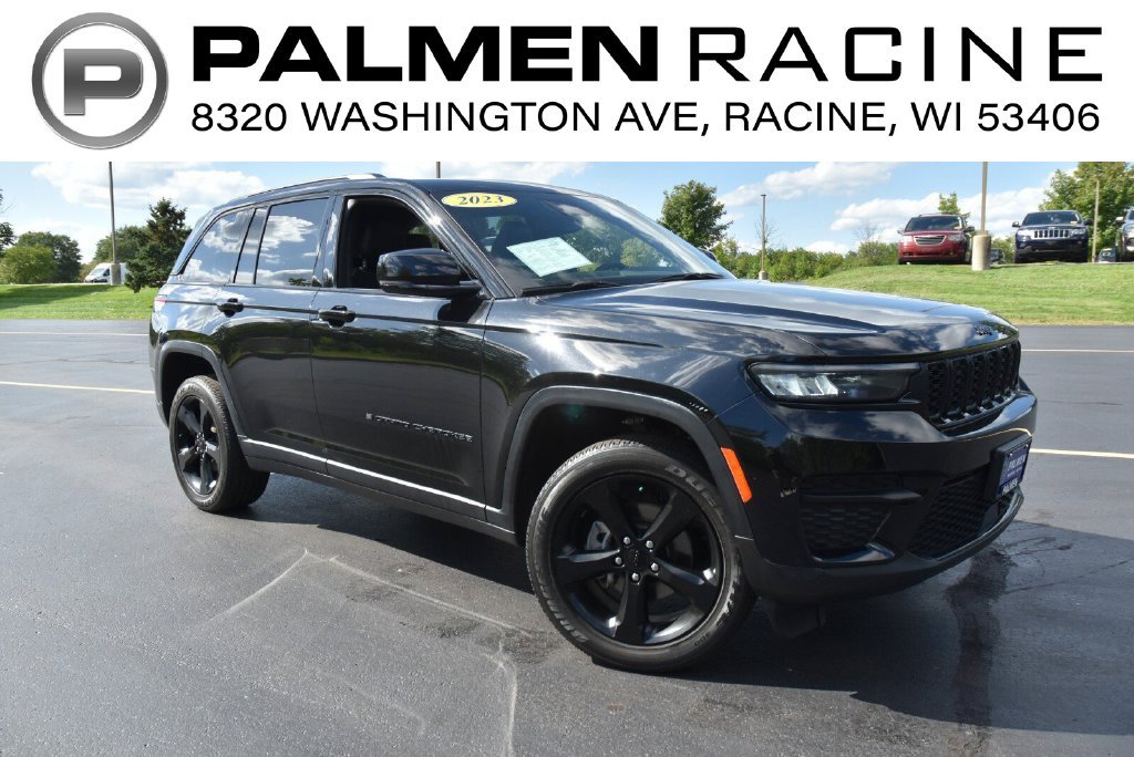 Used 2023 Jeep Grand Cherokee Altitude AWD/4WD image 2