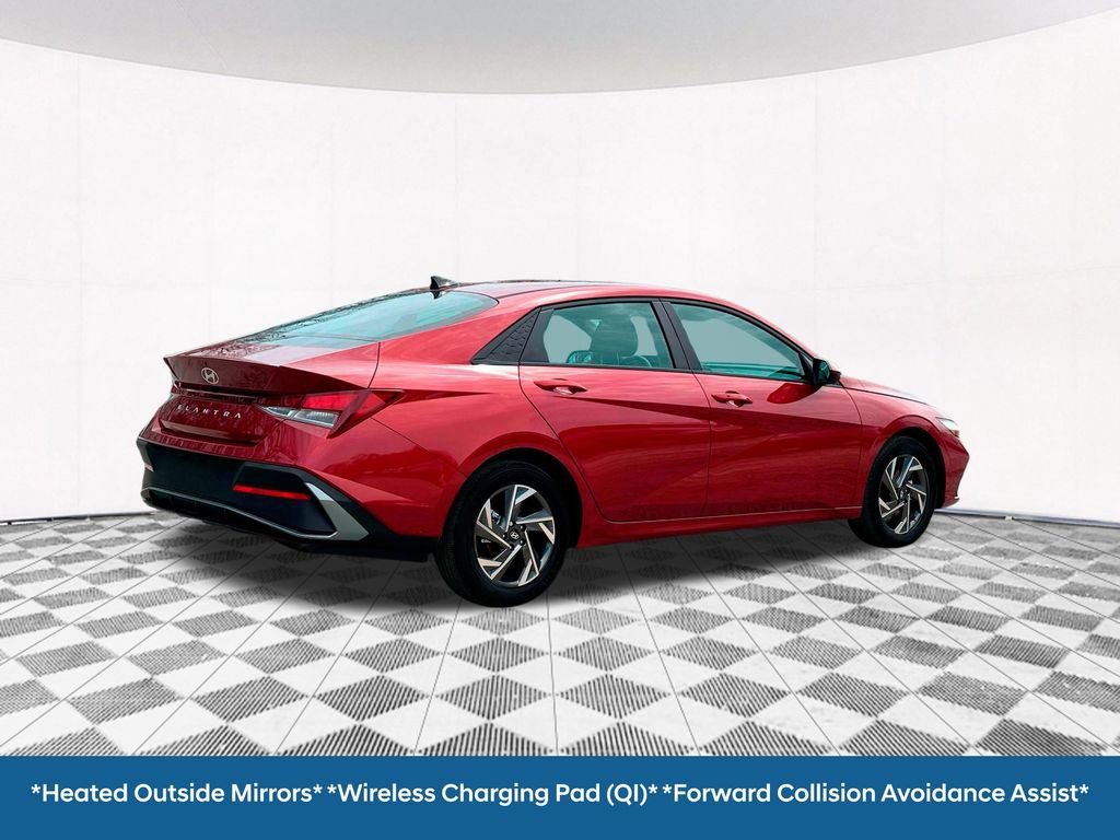 Certified 2024 Hyundai Elantra SEL w/ Convenience Package FWD image 14